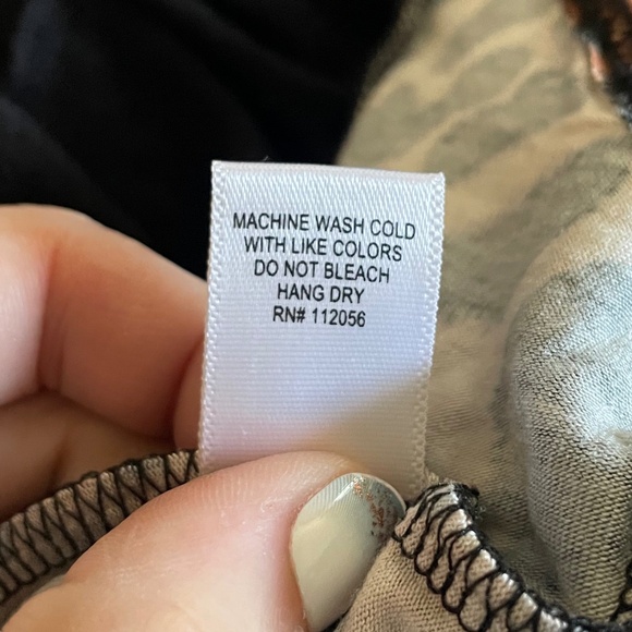 🆕 Women's Zenana Long Sleeve Black and Leopard Tunic Top - Size M - Picture 10 of 10